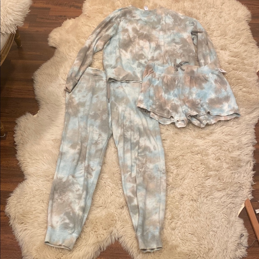 NWOT Tie-Dye Lounge Set